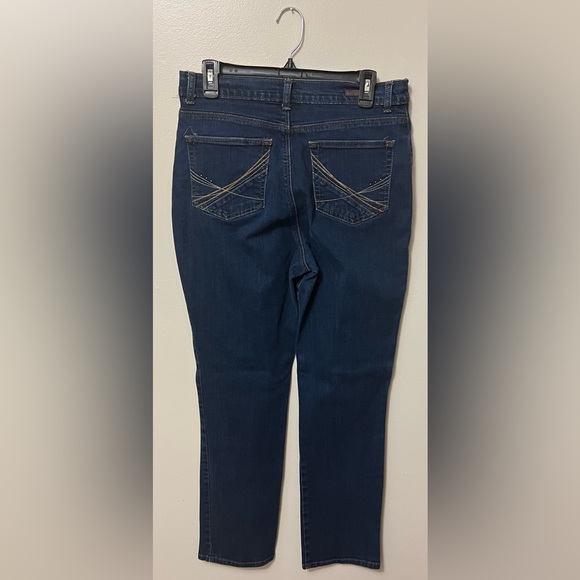 Lee women’s Classic Fit Jeans. Size 12 blue - Picture 2 of 2